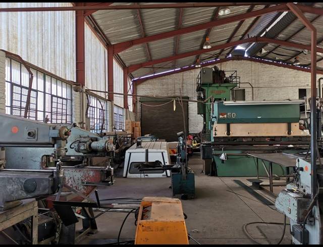 3,228M² WAREHOUSE FOR SALE IN HERIOTDALE